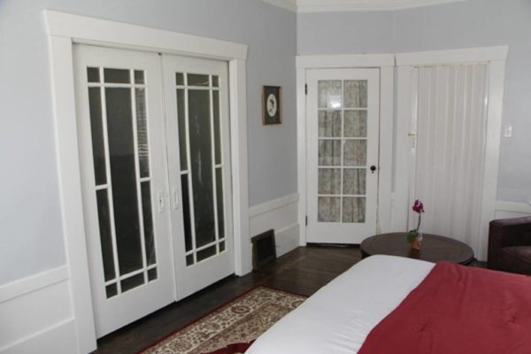Sunny Suite 7